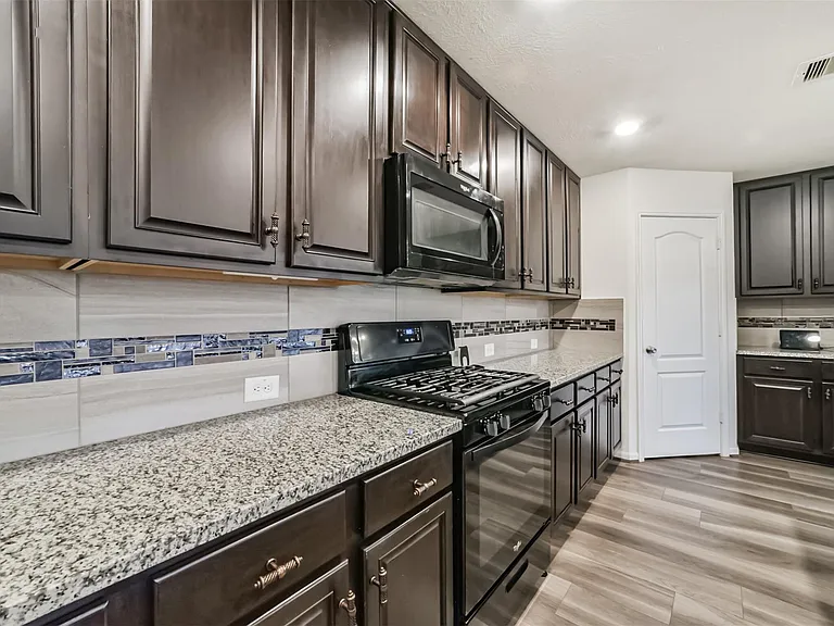 25546 Kensington Lake Dr — Photo 8