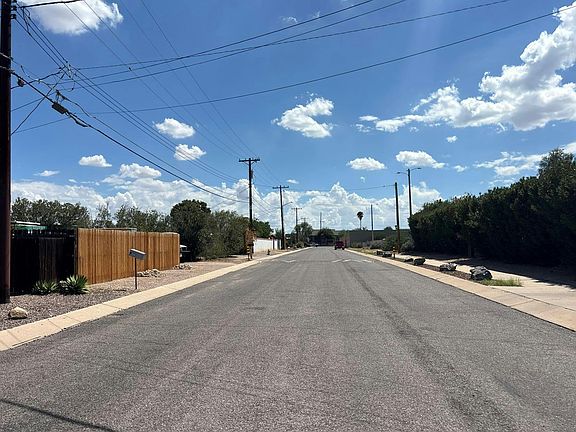 4th image of 3322 N Edith Blvd