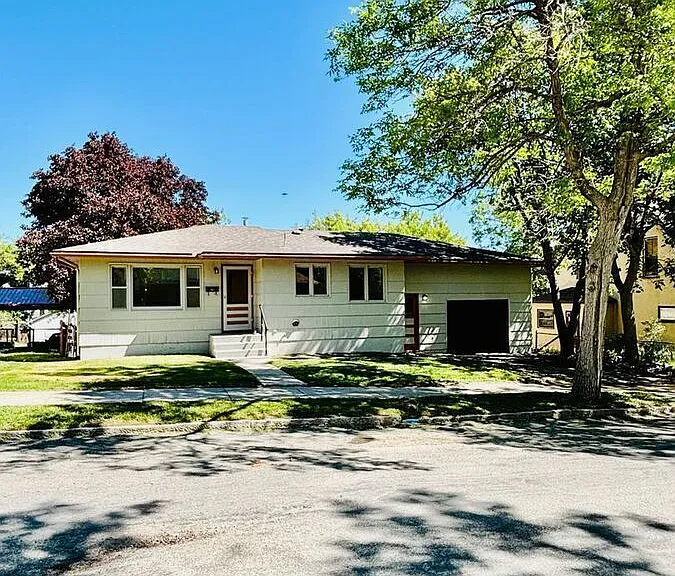 416 Clarke St — Photo 1