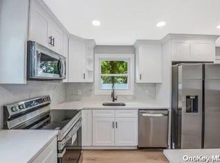 4926 Express Dr S, Ronkonkoma, NY 11779