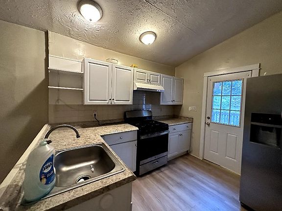 3rd image of 216 Valley Ave
