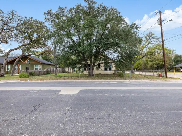 148 E Boundary St, Giddings, TX 78942