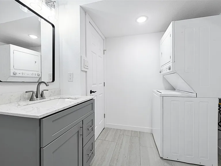 5718 Eskridge St #11 — Photo 6