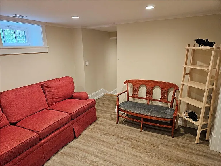 209 Coggeshall Ave — Photo 42