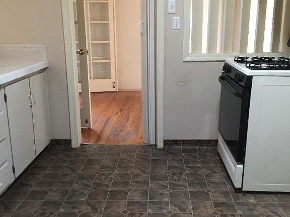4th image of 2837 N Arthur Ave