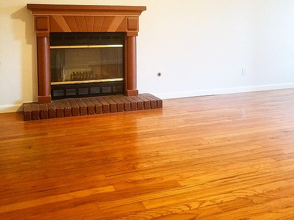 5th image of 1375 Hoover Pl