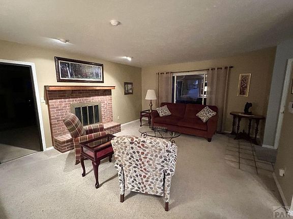 3rd image of 7 Silverweed Ct