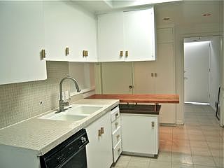 5th image of 2032 N Beverly Dr
