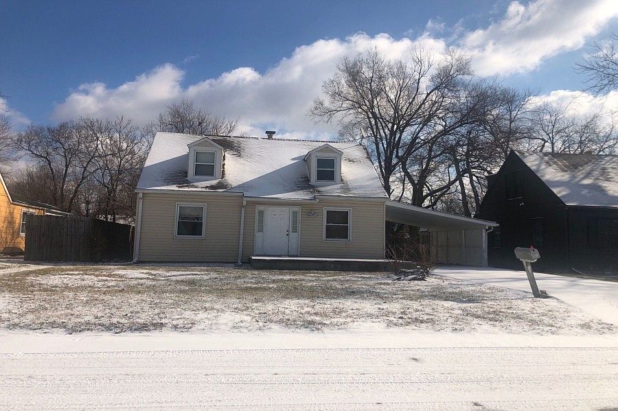1st image of 1911 N Centennial St