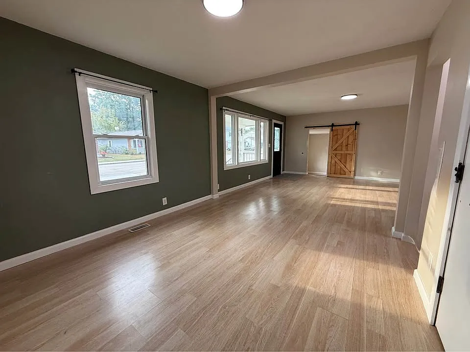 2 bed, 1040 sqft, $1,100 — Photo 3
