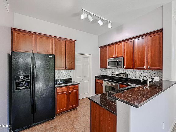 Dual Door Refrigerator with Water and Ice Dispenser