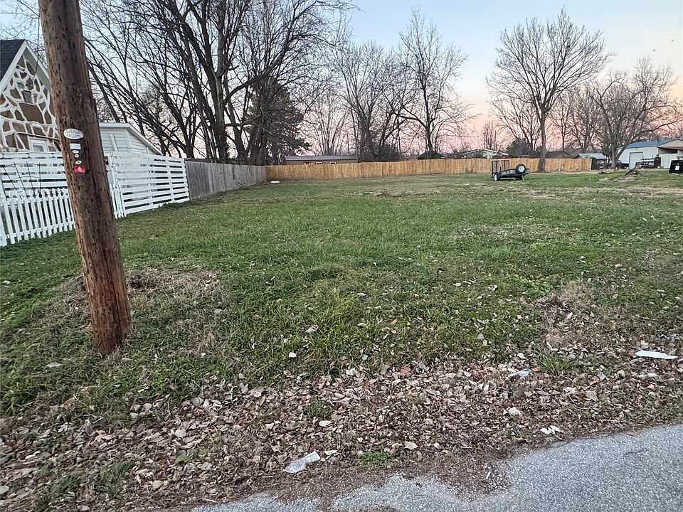 2nd image of W Thurman St