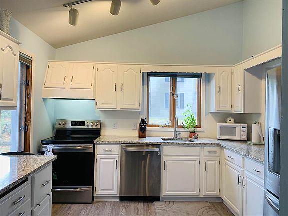 5th image of 2 Grove Hill Ct