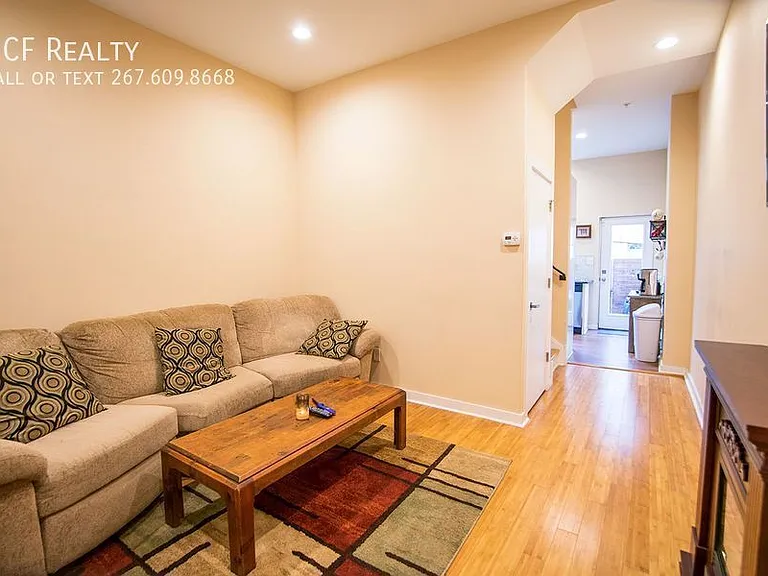 2209 League St — Photo 1