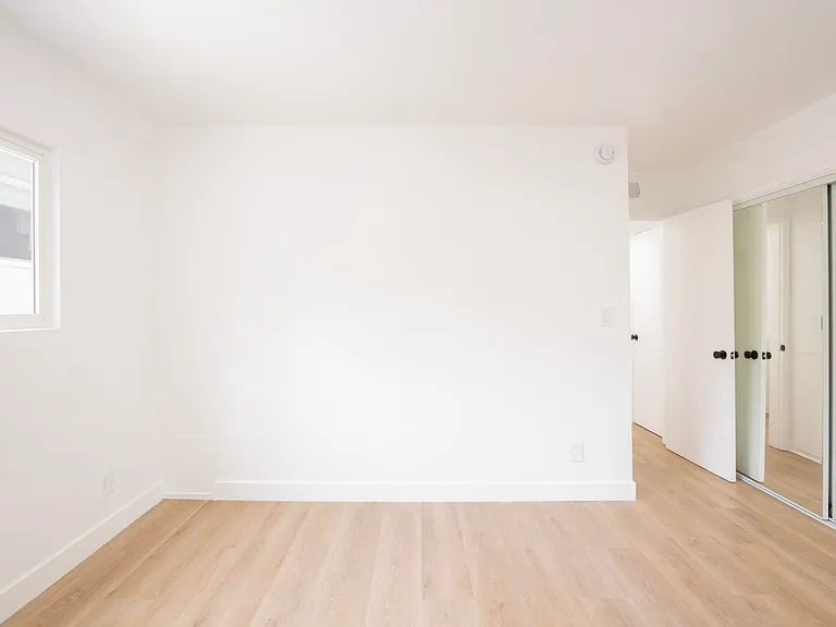 1626 N Fuller Ave — Photo 11
