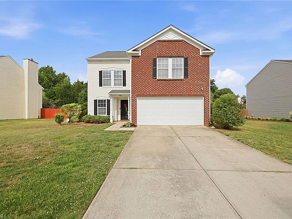 5th image of 410 Walnut Crossing Dr