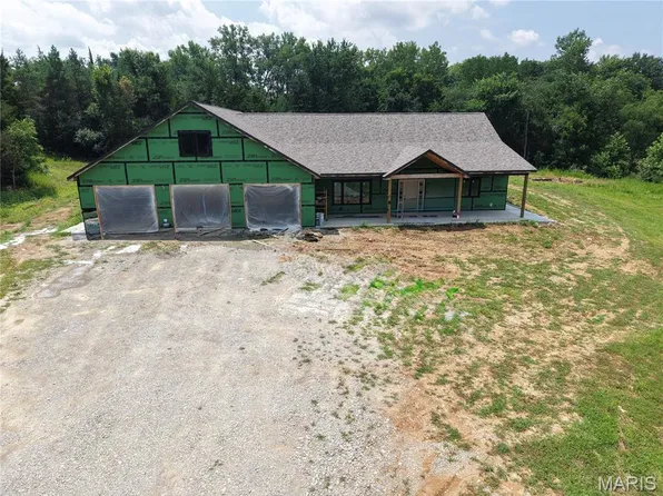 12155 Lakewood Pl, New London, MO 63459
