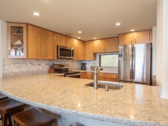 3rd image of 3601 Lower Honoapiilani Rd #122