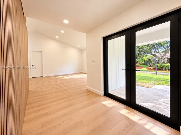 (undisclosed Address), Miami, FL 33156
