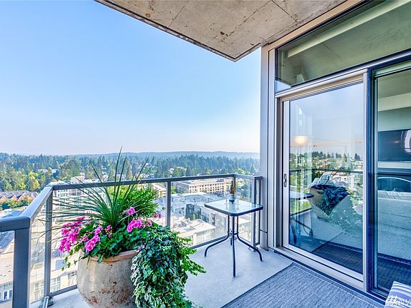 5th image of 10610 NE 9th Pl Unit 2106