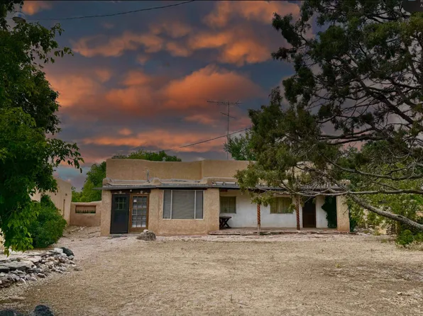 62 State Rd #64-240, Ranchos De Taos, NM 87557