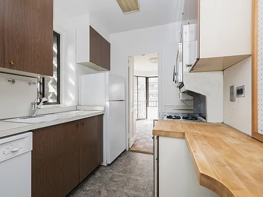 Sold by Sotheby's International Realty | media 25