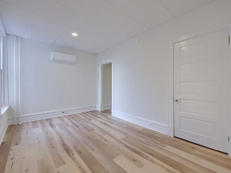 536 W James St #3 — Photo 9