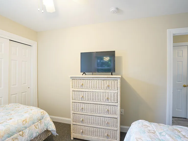 1248 Bay Ave — Photo 27