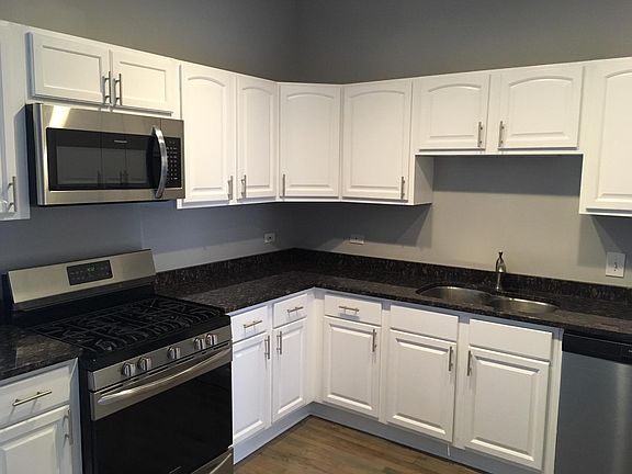 3rd image of 1435 N Milwaukee Ave APT 304