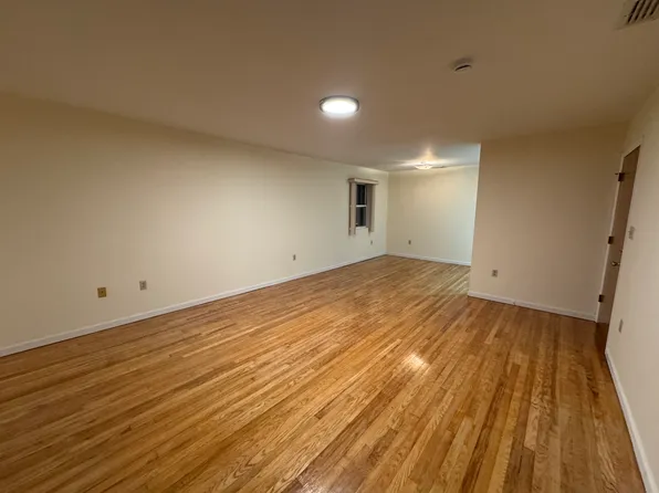 4414 Liberty Avenue image 3 of 14