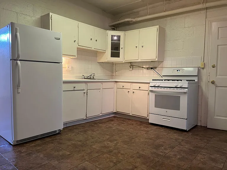 1358 N Ogden St #1B — Photo 11