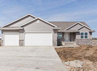1111 80th St NW, Cedar Rapids, IA 52405