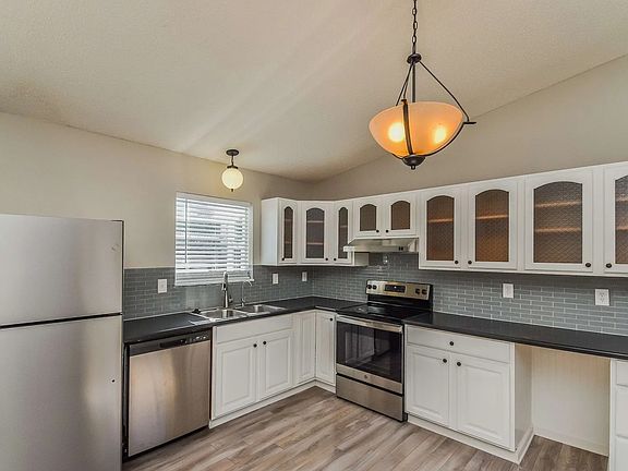 2nd image of 3620 Trailspur Pl