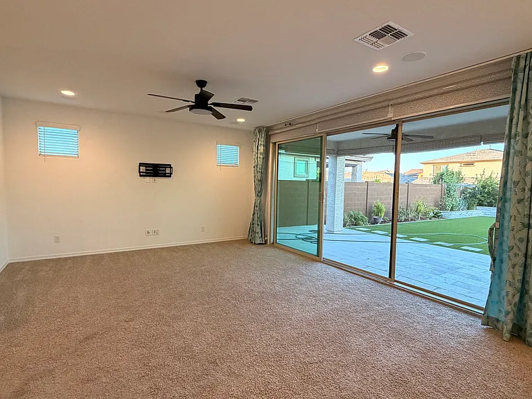 9009 W Oregon Ave — Photo 44