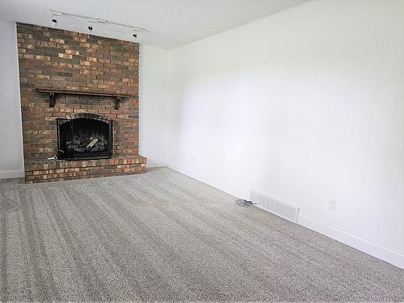 3rd image of 5086 Tammy Ct