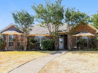 1710 Calgary Dr, Desoto, TX 75115