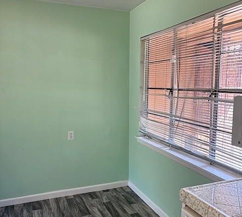 5th image of 6102 Mitchler Ave