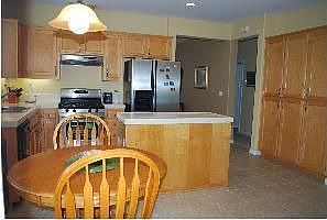 4th image of 260 Cambridge Ln