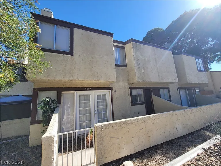 5049 Spencer St #D — Photo 3