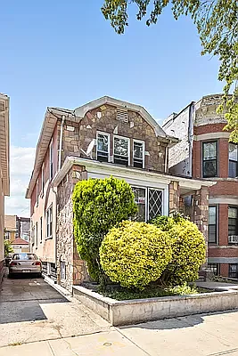 316 E 8th St photo 1