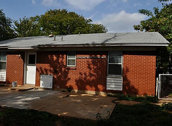 4th image of 1100 Woodbrook St