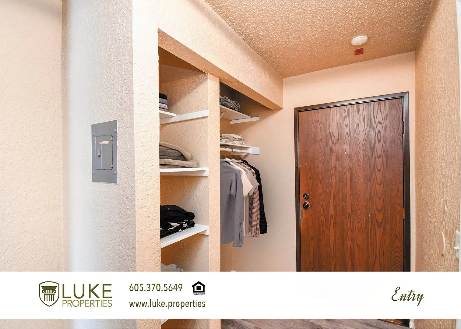 One bedroom apartment with garage near downtown Sioux Falls — Photo 2