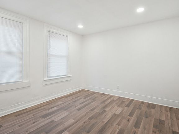 5th image of 1361 E 45th St #D