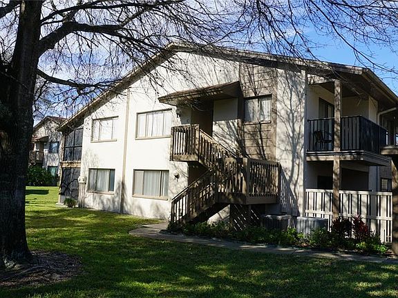 4th image of 12903 Wedgewood Way APT A