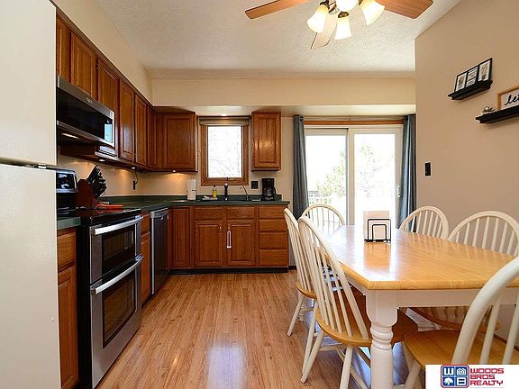 3rd image of 6033 S 41st St