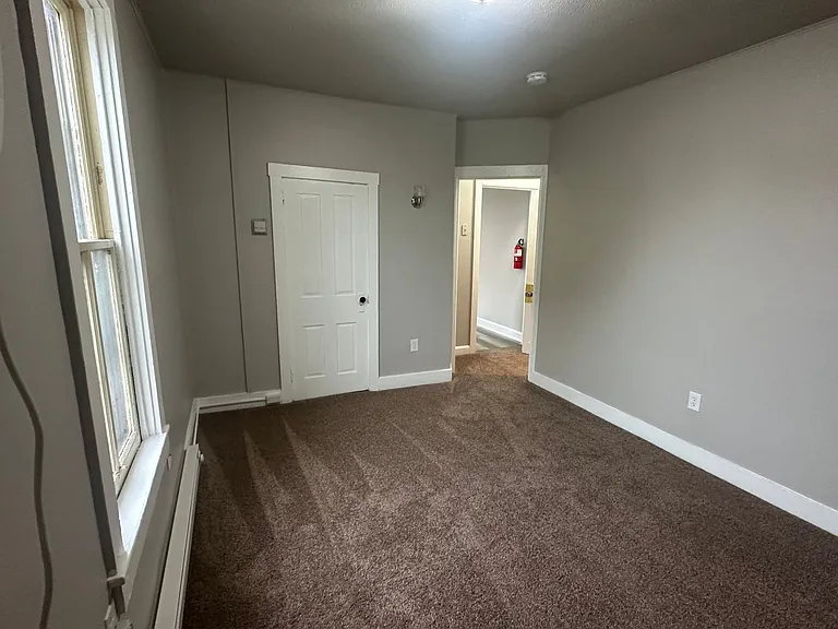 39 E Willow St — Photo 6