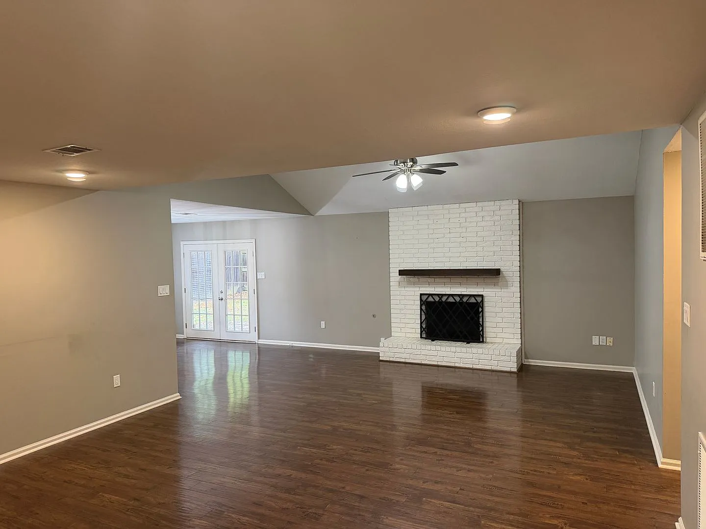 3 Bed 2 Bath Home — Photo 3