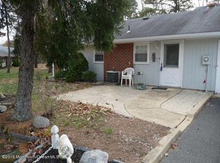 1040A Aberdeen Dr, Lakewood, NJ 08701