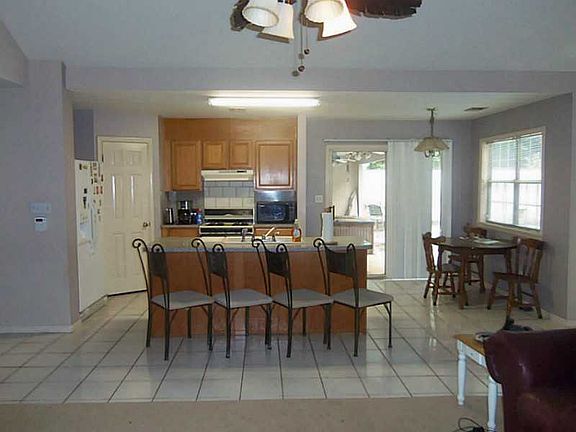 3rd image of 9630 Fox Hunt Cir W