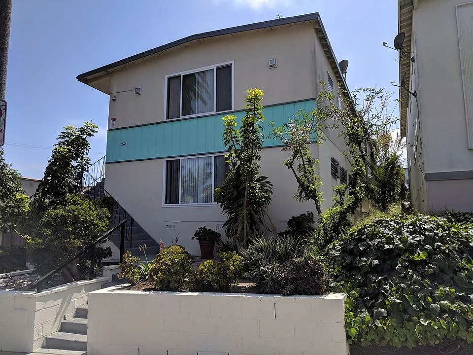 241 4th Ave #2
